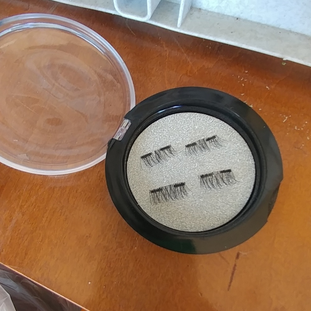 Magnetic Eyelashes